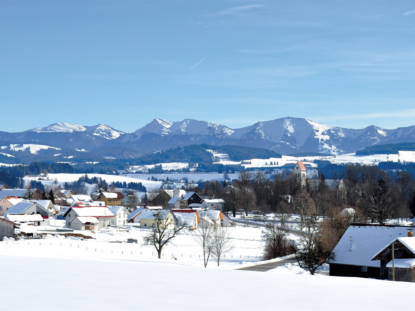 Westallgaeu mit Blick zur Nagelfluhkette